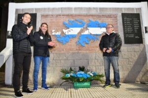 Vigilia en homenaje a los Héroes de Malvinas